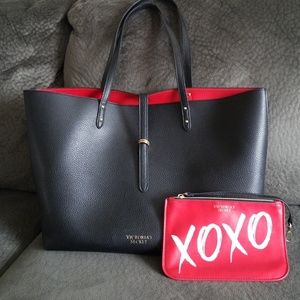 Victoria Secret's tote (clutch sold)